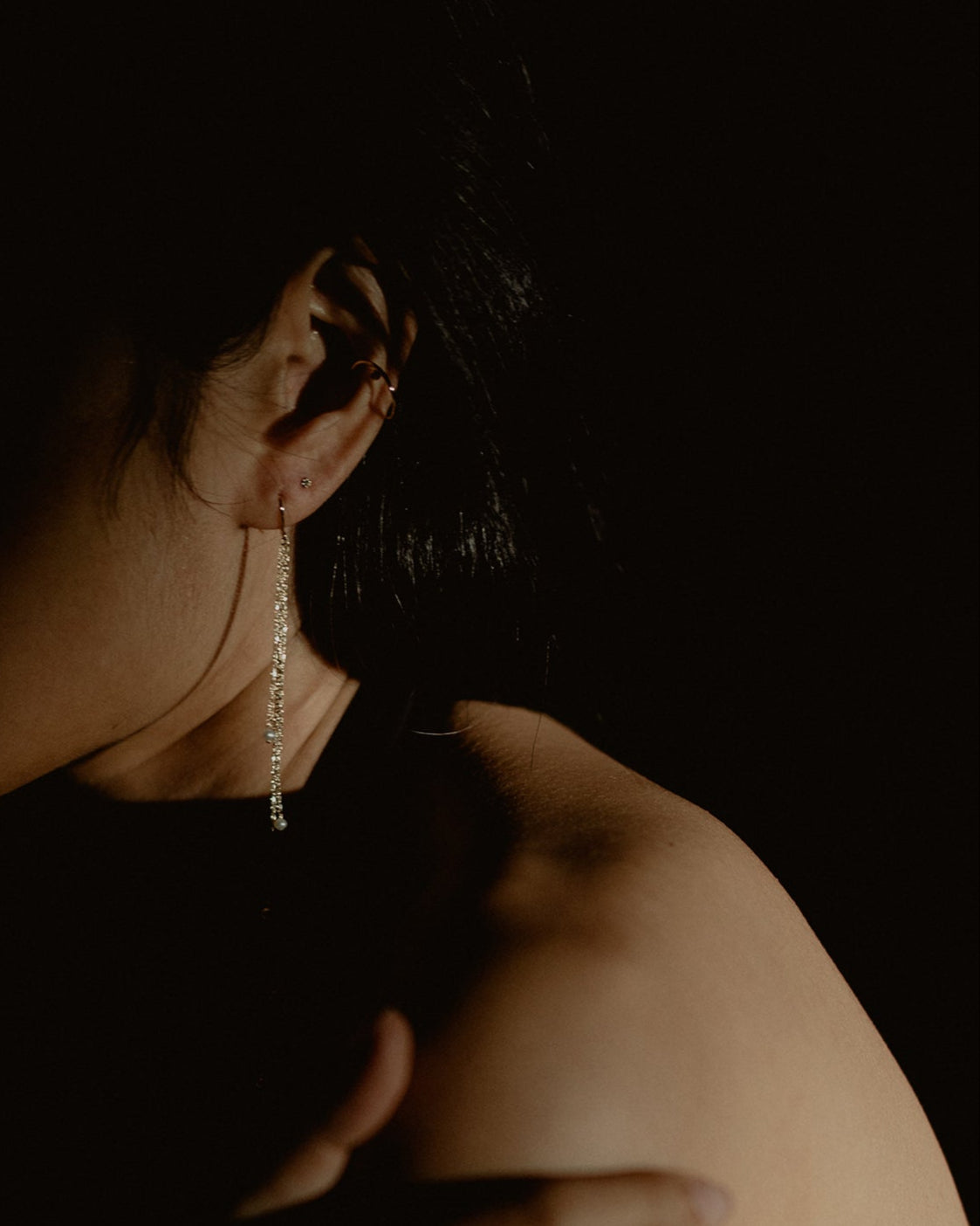 Smooth Stone Diamond Orbital Ear Cuff